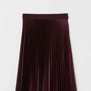 HM Pleated Midi Skirt